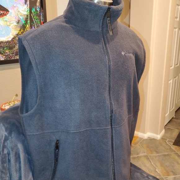 Columbia Sportswear fleece vest - Picture 6 of 7